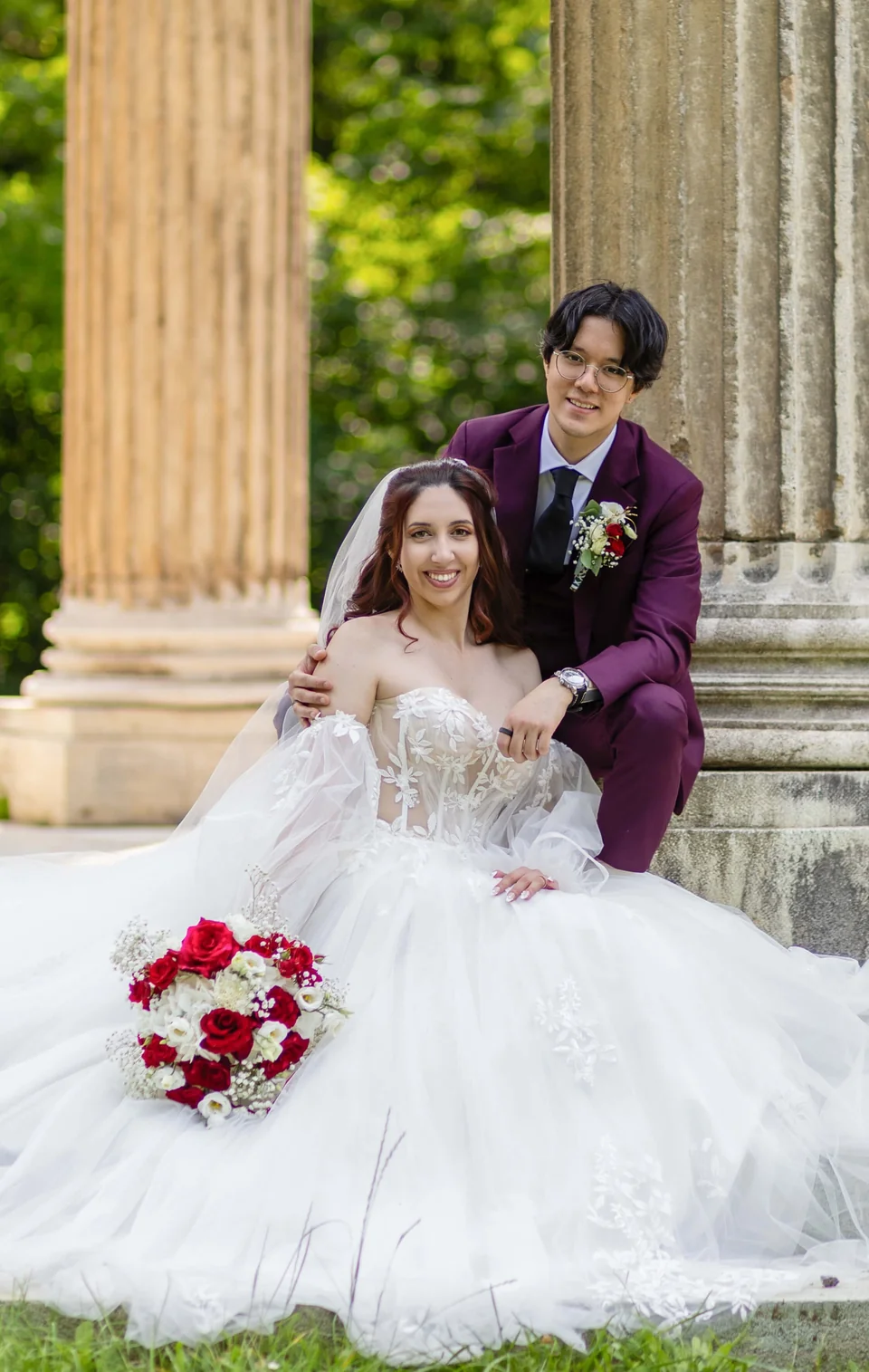 Wedding couple in Laxenburg Palace Park in soft evening light