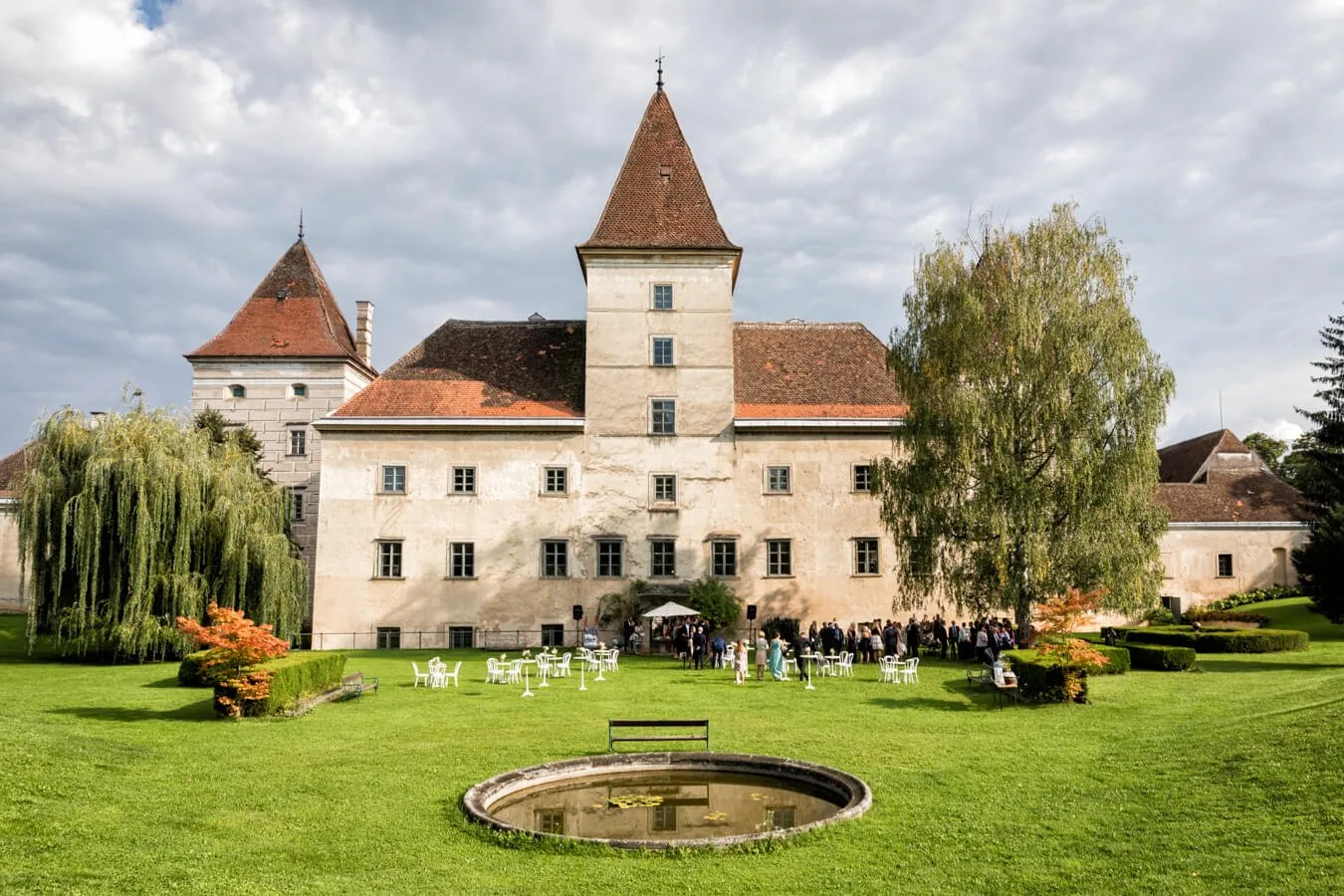 Renaissanceschloss Walpersdorf mit Gartenempfang im weitläufigen Schlosspark