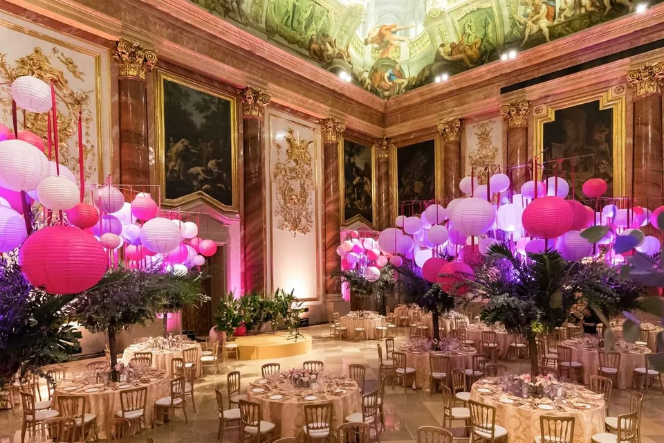 Festively lit wedding table at Palais Liechtenstein in Vienna