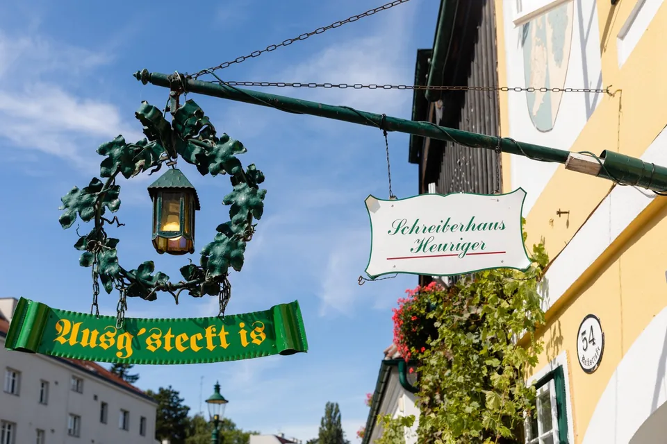 Classic wine-tavern sign „Ausg'steckt is