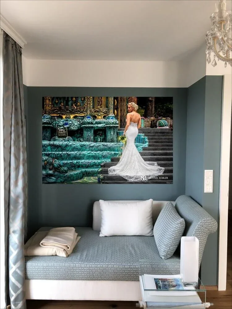 Hochzeitsbild als Wandkunst an der Wand eines Schlafzimmers