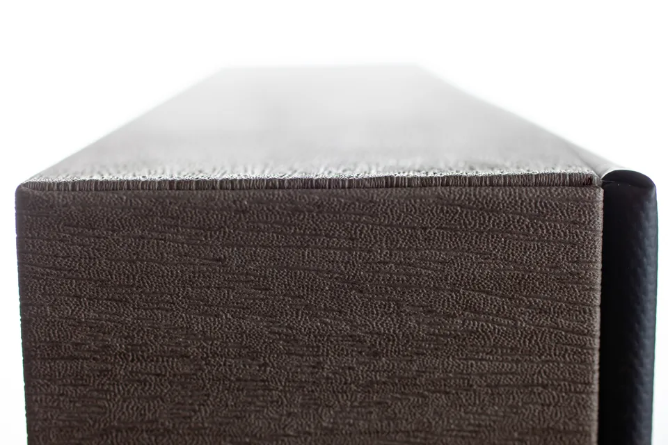 Nahaufnahme der gewebten Leinwand mit mattem Touch-Finish